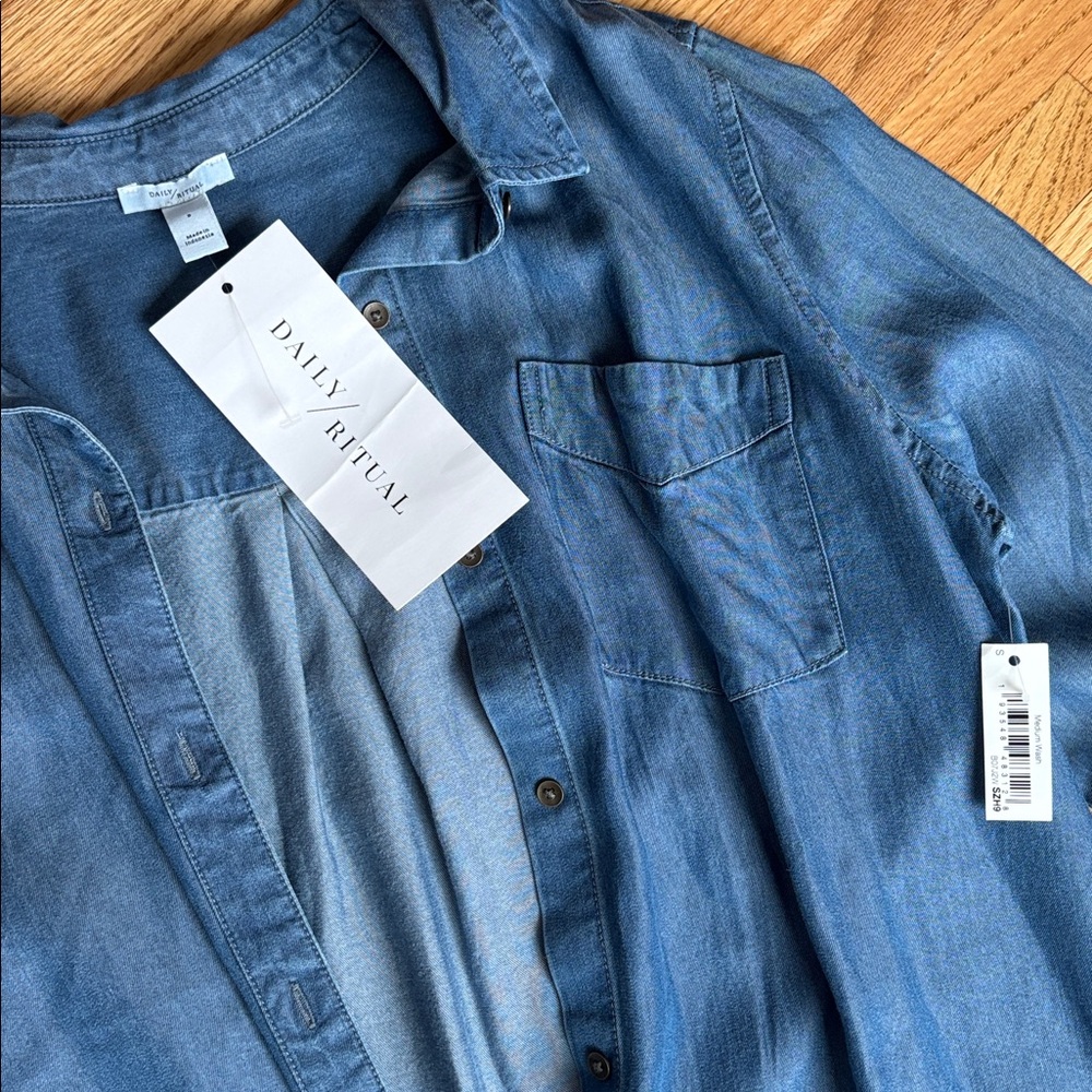 Daily Ritual small chambray Washed Blue Button-Up Shirt - Picture 2 of 4